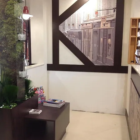 アミラル フォンダリー ホテル パリ